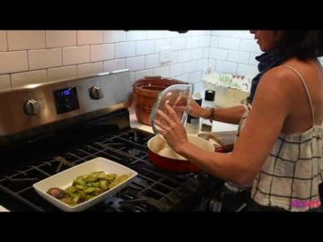 How to Cook Fried Green Tomatoes and Collard Greens